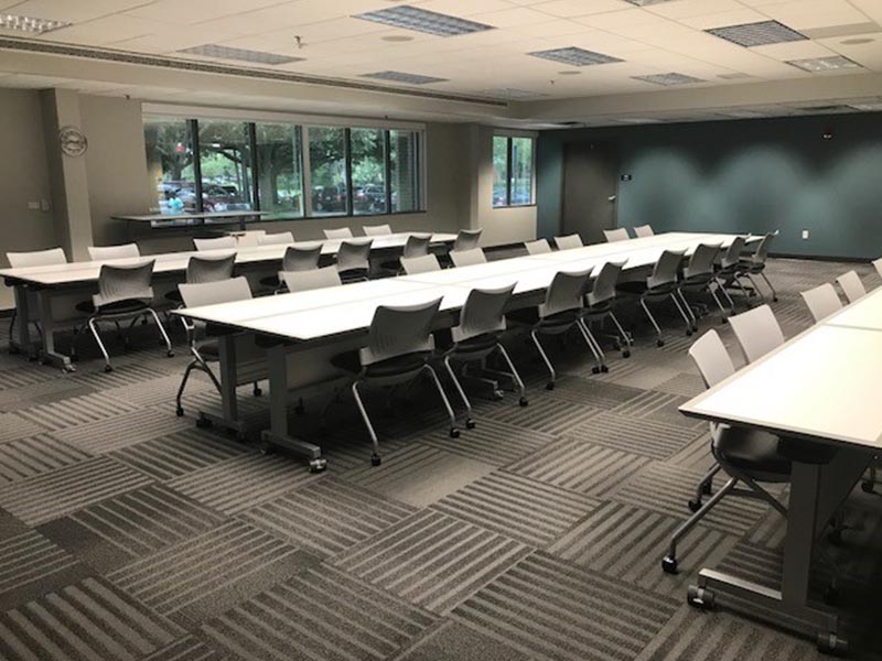 college classroom layout design with tables and chairs